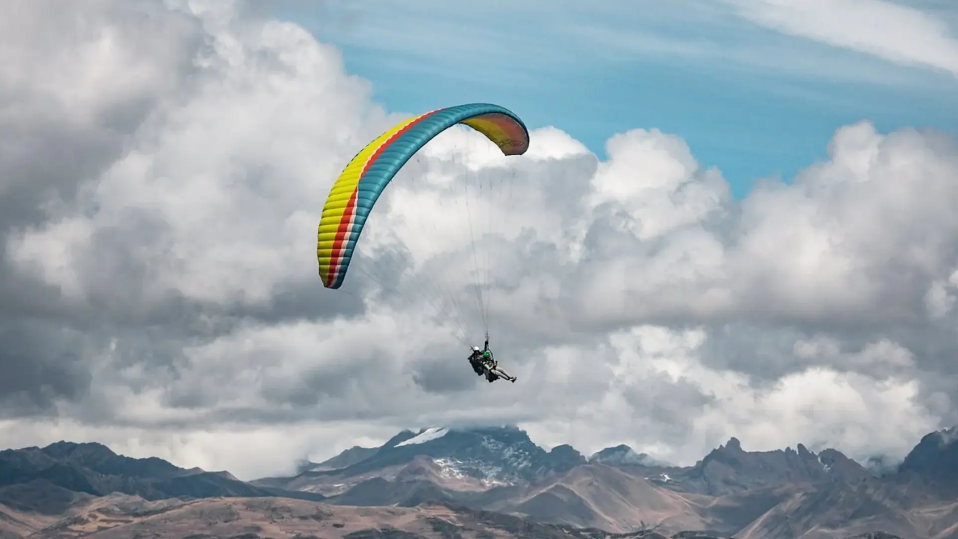 Paragliding in Cusco